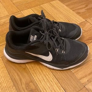 Gently Used Nike Flex TR 5 Sneakers